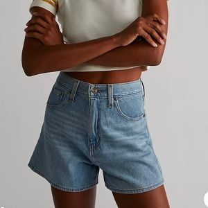 Levi’s High Loose Shorts size 29/8